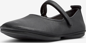 Ballerina con cinturino 'Right Nina' di CAMPER in nero: frontale