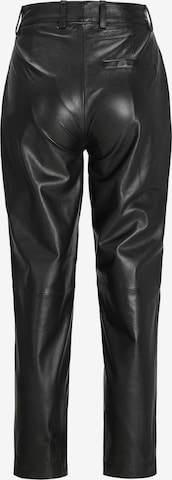 JJXX Tapered Pleat-Front Pants 'Addie' in Black