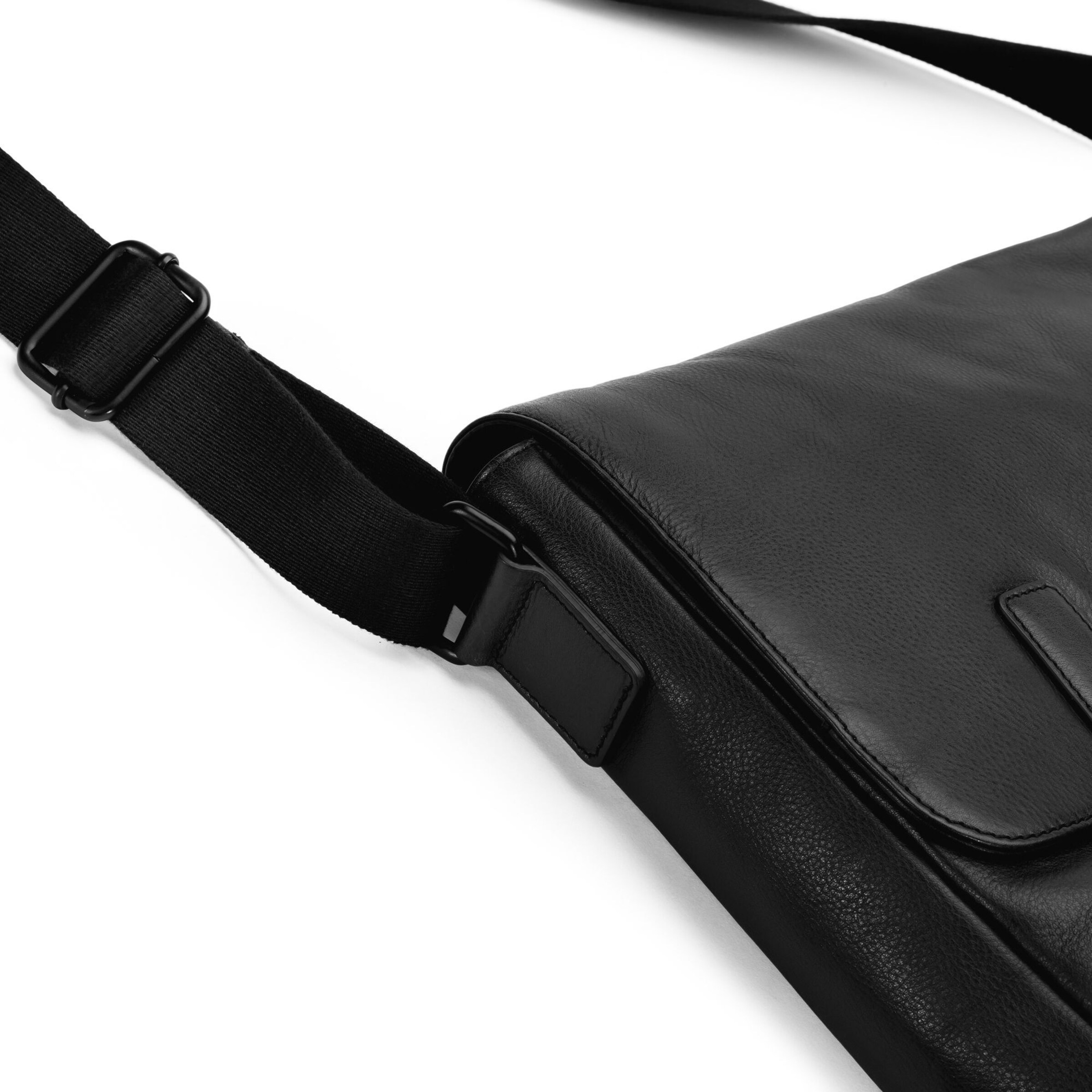 Farmhood Document Bag in Black