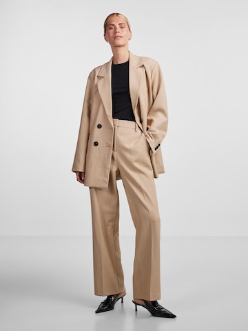 Wide leg Pantaloni con piega frontale 'Likka' di Y.A.S in beige