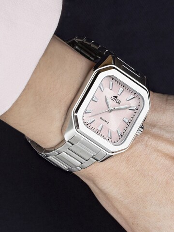 Lotus Analoog horloge 'Lotus - Watch Square Series - Quartz watch movement - Watch case width: 35 mm' in Roze: voorkant