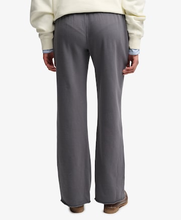 Regular Pantalon Superdry & Co en gris