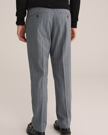WE Fashion Regular Pleat-front trousers in Grey