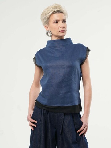 Metamorphoza Blouse in Blauw: voorkant