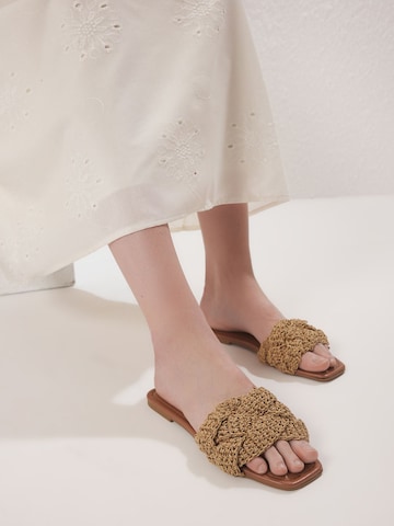 Mule Trendyol en beige