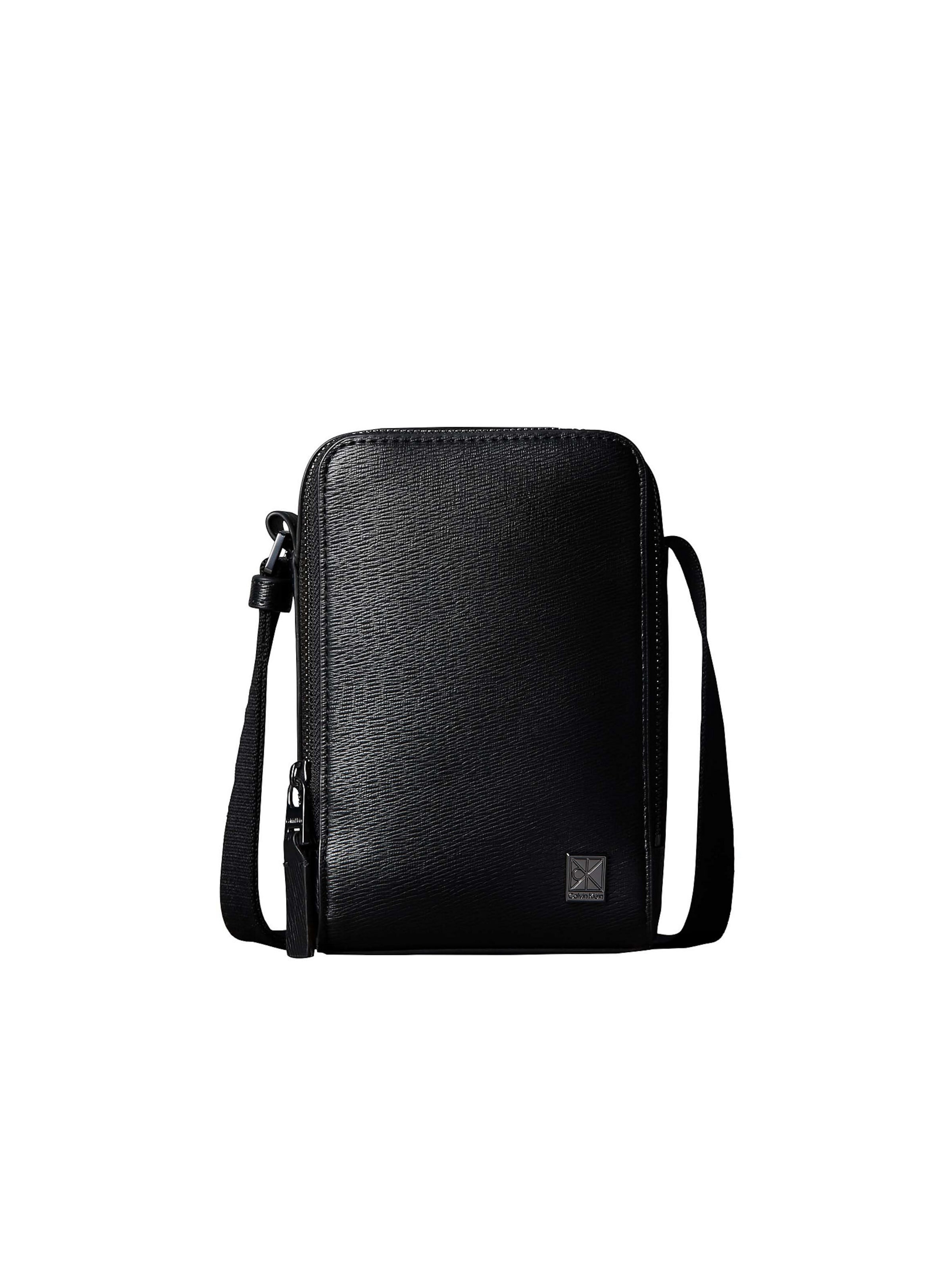 Sac à bandoulière Calvin Klein en noir : devant