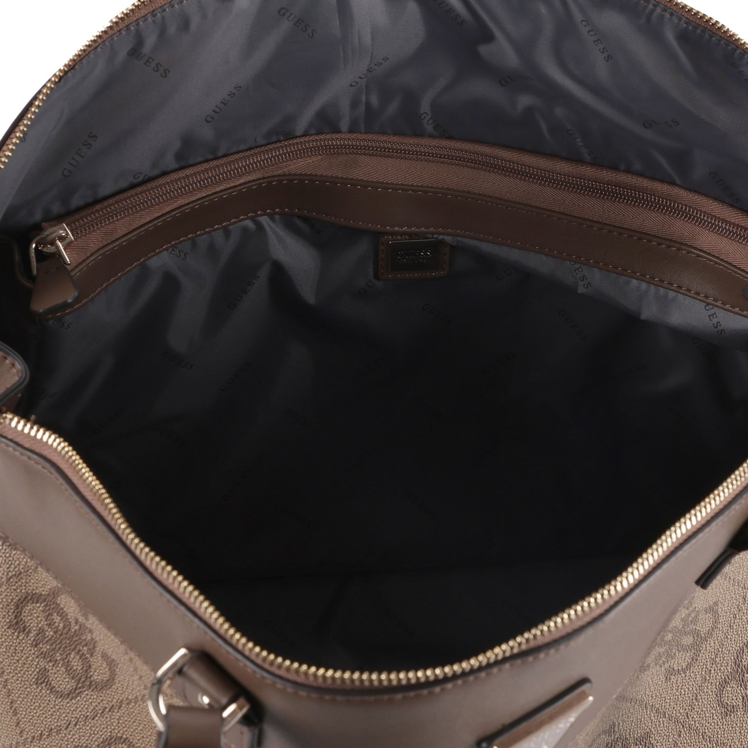 GUESS Schultertasche 'Berta' in Braun