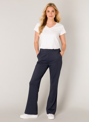 BASE LEVEL Flared Hose in Blau