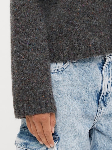 Vero Moda Petite Sweater 'VMINGRID' in Grey