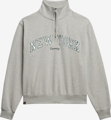 Sweat-shirt 'Essentials' Superdry & Co en vert : devant