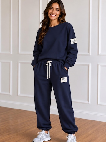 Worldclassca Sweatsuit 'Worldclassca Damen Oversize Jogginganzug' in Blue: front