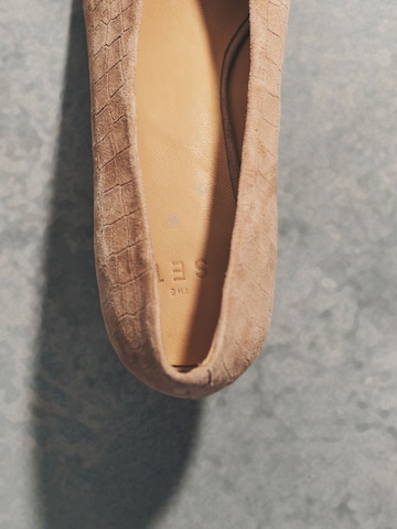 The Set Pumps in Beige