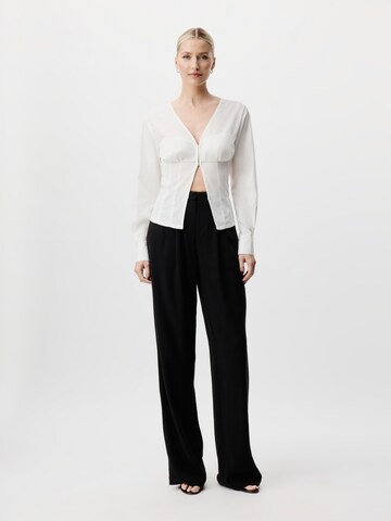 Wide leg Pantaloni 'Effie' de la LeGer by Lena Gercke pe negru