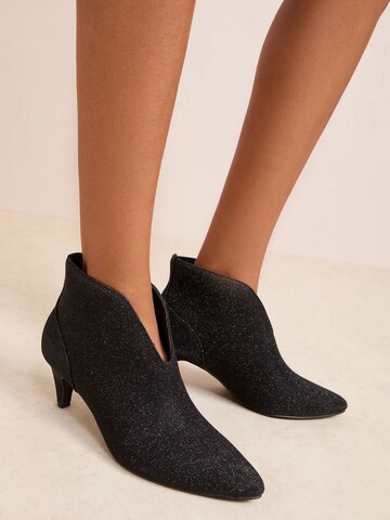 Friends Like These Закрытые туфли в Черный