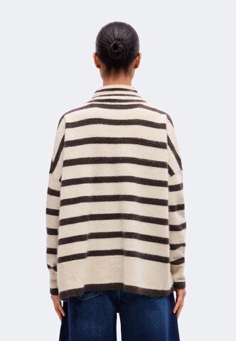 Pullover di COMMA in beige