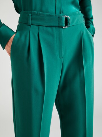 BOSS Конический (Tapered) Плиссированные брюки 'Tapiah' в Зеленый
