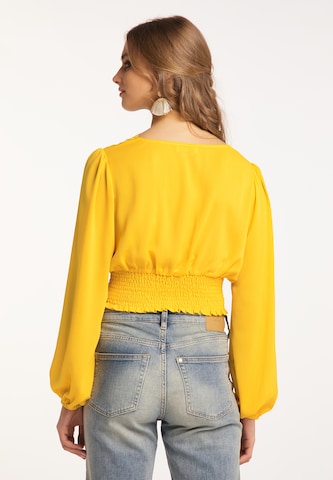 IZIA - Blusa en amarillo