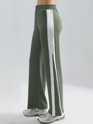 Wide leg Pantaloni di Hiccup in verde