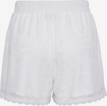Regular Pantalon 'OLLINE' PIECES en blanc