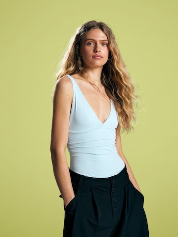 Bershka Rövid body - kék: elől