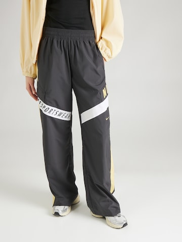 Nike Sportswear Свободный крой Брюки-карго в Серый: спереди