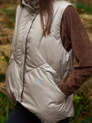 Jelenew - Chaleco 'Metallic Windproof Vest' en plata
