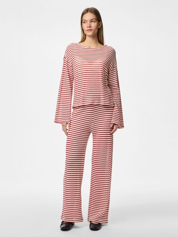 Pullover di PIECES in rosso
