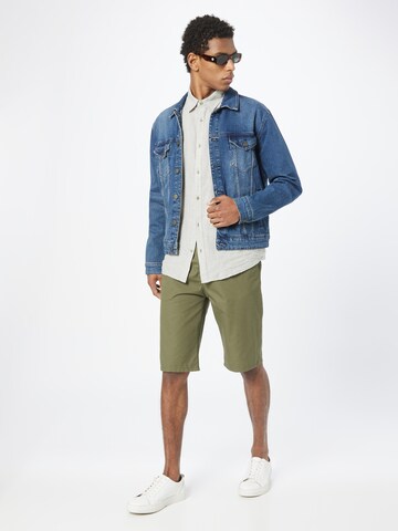 ESPRIT Regular Shorts in Grün