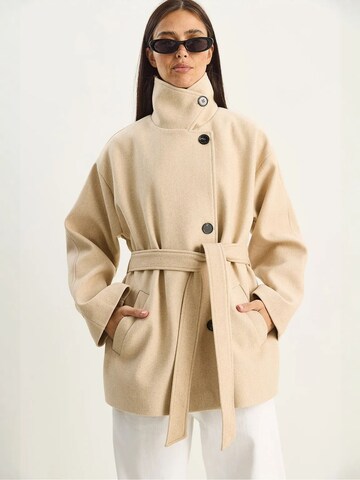 Bianco Lucci Mantel in Beige: Vorderseite