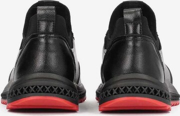 Sneaker low de la Kazar pe negru