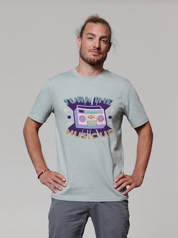 Watapparel Shirt 'Turn the music up' in Green: front