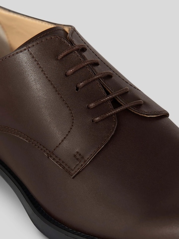 Solari Milano Lace-Up Shoes in Brown