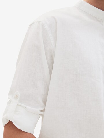 Coupe regular Chemise TOM TAILOR DENIM en blanc