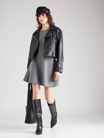 VILA Gebreide jurk 'VIZAHA' in Grijs