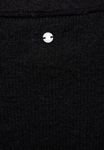 MUSTANG Sweatshirt 'Style Sedalia' in Black