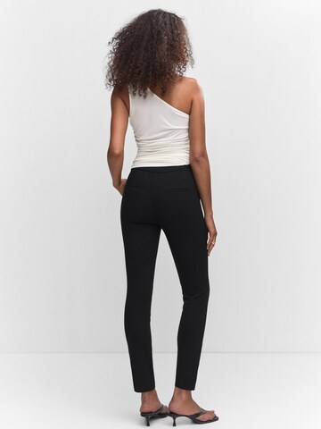 Coupe slim Pantalon 'COLA' MANGO en noir