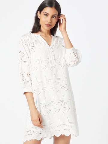 Maison 123 Shirt Dress in White: front