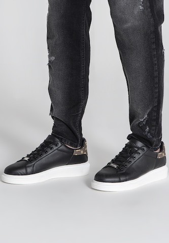 Baskets basses Gianni Kavanagh en noir : devant