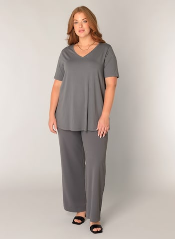 BASE LEVEL CURVY T-Shirt 'Alba' in Grau