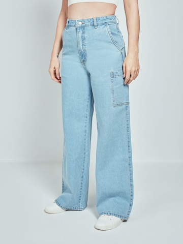 Katy Perry exclusive for ABOUT YOU Wide leg Jeans 'Georgia' in Blauw: voorkant