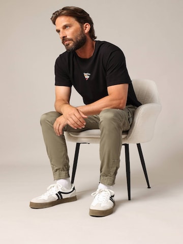 Effilé Pantalon cargo 'GARDEN' Deeluxe en vert