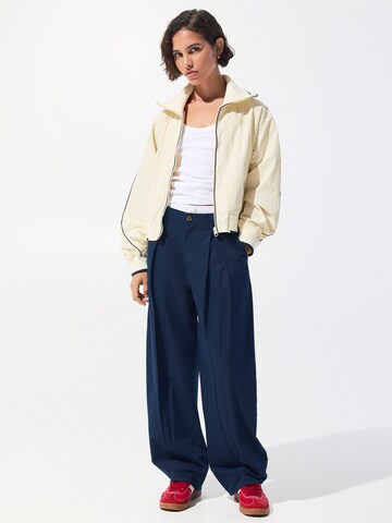 Pull&Bear Wide Leg Bukser med lægfolder i blå