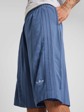 ADIDAS ORIGINALS Loosefit Shorts in Blau