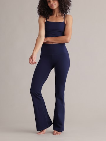 Hey Honey Flared Leggings 'Flared' in Blue: front