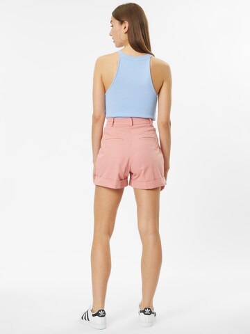 Sisley - regular Pantalón plisado en rosa