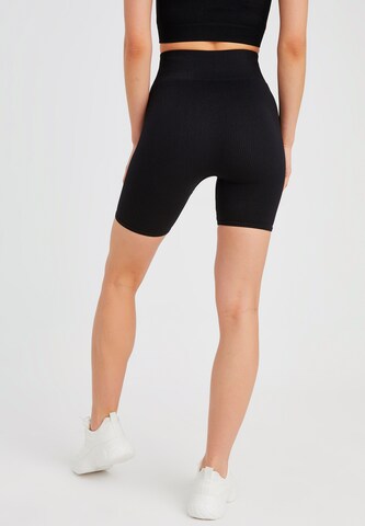 Leif Nelson Skinny Shorts in Schwarz