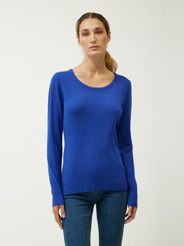 Pullover di Influencer in blu: frontale