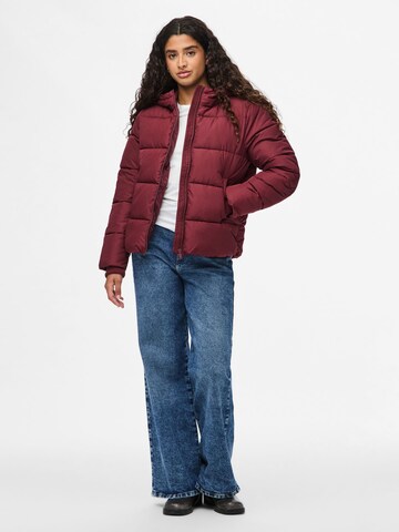 Veste d’hiver 'PCBee' PIECES en rouge