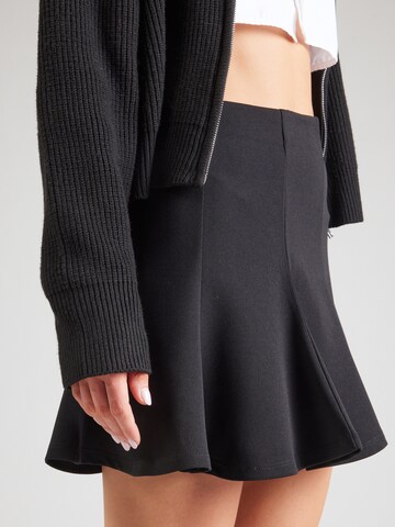 Gonna 'Sharon' di ABOUT YOU in nero