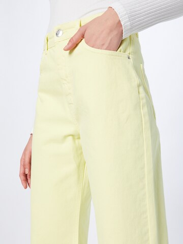 Gina Tricot Wide Leg Jeans 'Idun' in Gelb